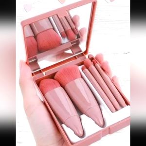 COPY - MAKEUP BRUSH SET IN COMPACT CASE WITH MIRROR 6 PIECE SET